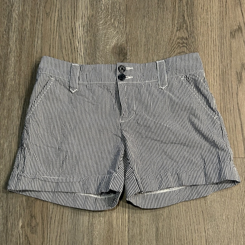 Tommy Hilfiger Women’s Seersucker Shorts - Size 2 with 4.5 inch Inseam